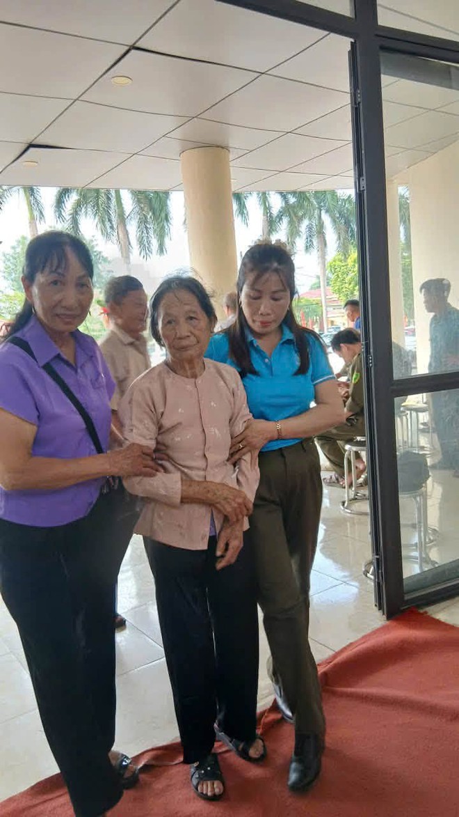 Hội viên, phụ nữ đất Tổ góp sức trong hành trình tìm lại tên cho các anh hùng liệt sĩ - Ảnh 2.