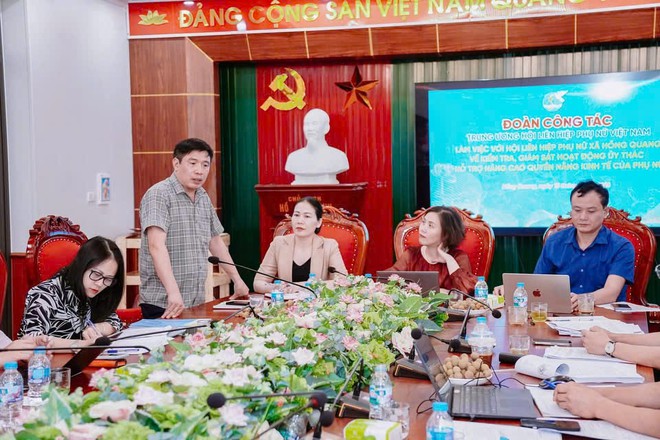 Hội LHPN Việt Nam kiểm tra hoạt động ủy thác và hỗ trợ phụ nữ phát triển kinh tế tại Hưng Yên - Ảnh 2.