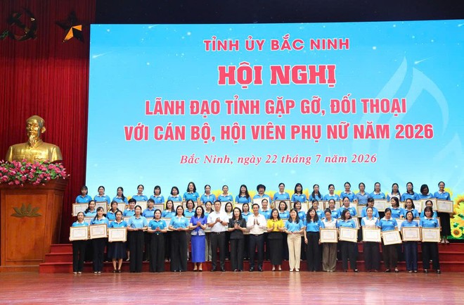 Lãnh đạo tỉnh Bắc Ninh đối thoại với hơn 300 cán bộ, hội viên phụ nữ - Ảnh 8.
