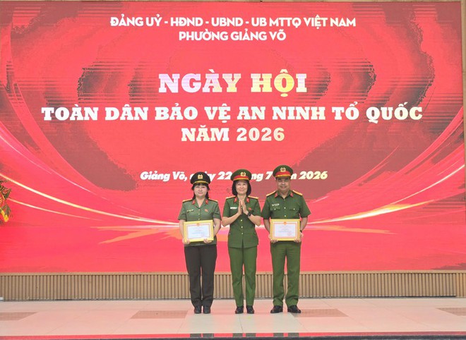 Phong trào “Toàn dân bảo vệ an ninh Tổ quốc”: Nền tảng giữ bình yên từ cơ sở, xây dựng đô thị đáng sống - Ảnh 3.