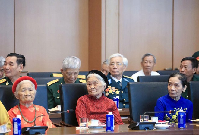 Phó Chủ tịch Quốc hội Nguyễn Thị Thanh gặp mặt Mẹ Việt Nam Anh hùng, người có công tiêu biểu - Ảnh 3.