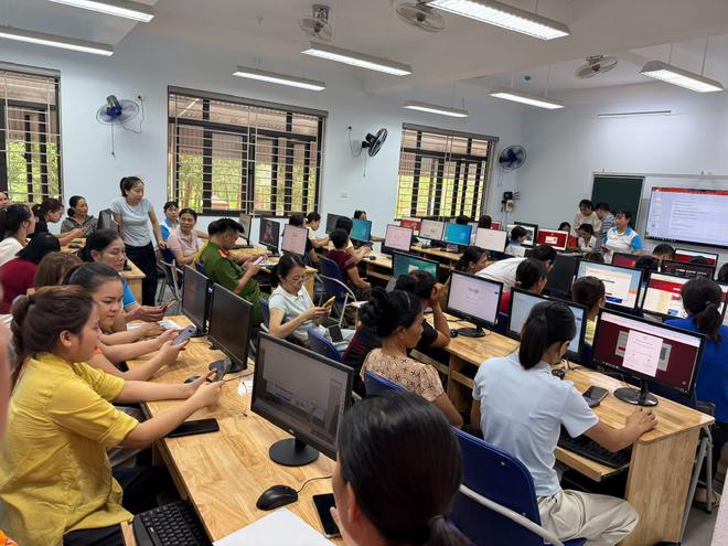 Hội LHPN tỉnh Bắc Ninh đưa "Bình dân học vụ số" đến từng hội viên- Ảnh 1.