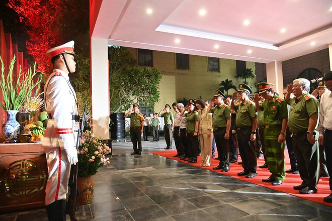 Hà Nội ra mắt chương trình thực cảnh lịch sử "Mật lệnh đêm" - Ảnh 1.