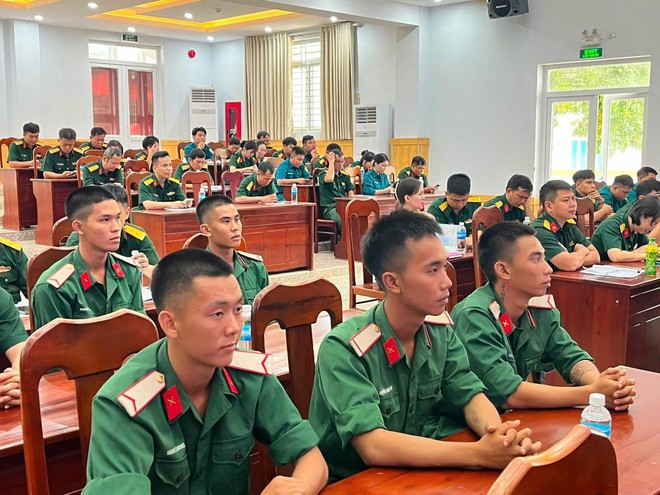 Khánh Hòa: Truyền thông phòng, chống tác hại của thuốc lá đến cán bộ, chiến sĩ- Ảnh 5.