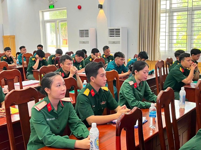 Khánh Hòa: Truyền thông phòng, chống tác hại của thuốc lá đến cán bộ, chiến sĩ- Ảnh 3.