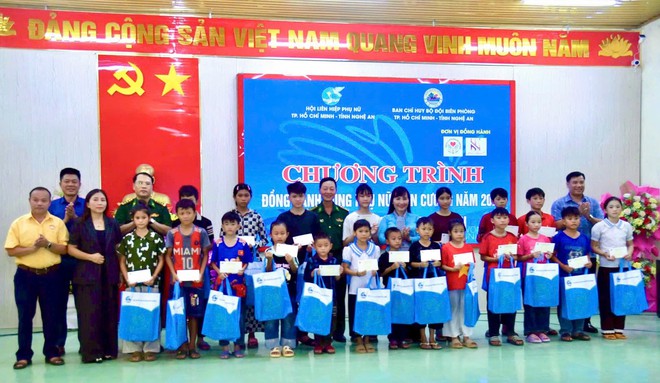Hội LHPN TPHCM trao sinh kế, tiếp sức người dân vùng biên giới Nghệ An- Ảnh 2.