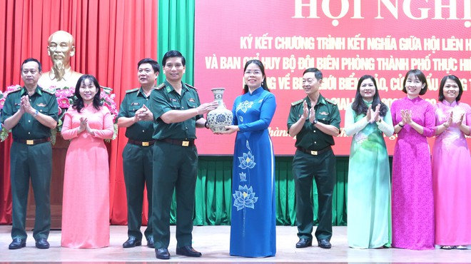 Hội LHPN TPHCM kết nghĩa với Bộ đội Biên phòng Thành phố- Ảnh 6.
