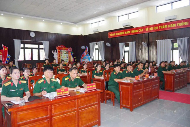 Phát động phong trào "Heo đất nghĩa tình - Chia sẻ yêu thương" - Ảnh 1.