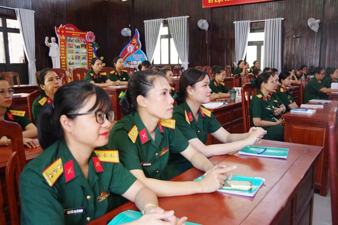 Phát động phong trào "Heo đất nghĩa tình - Chia sẻ yêu thương" - Ảnh 2.