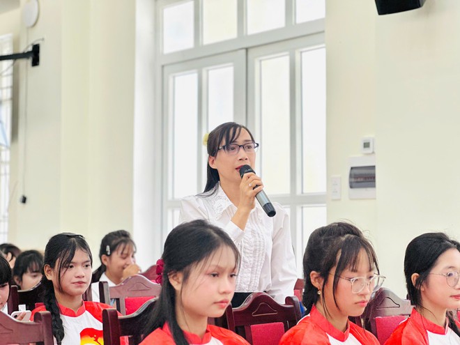 "Thủ lĩnh cũ đồng hành với thủ lĩnh mới" dẫn dắt sự thay đổi cho học sinh vùng cao- Ảnh 4.