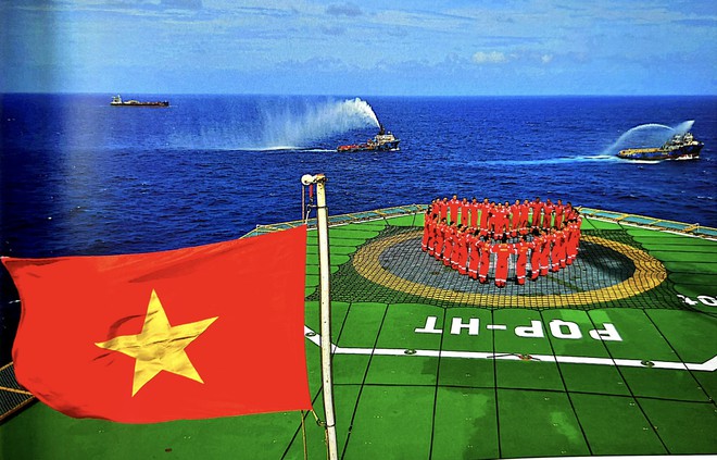 Dòng chảy di sản văn hóa và biển đảo quê hương qua sách ảnh của NSNA Nguyễn Á- Ảnh 11.