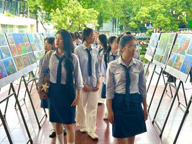 Dòng chảy di sản văn hóa và biển đảo quê hương qua sách ảnh của NSNA Nguyễn Á- Ảnh 4.