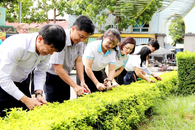 Phụ nữ Thanh Hóa thực hiện nếp sống xanh từ "Phiên chợ truyền thông phòng, chống rác thải nhựa"- Ảnh 6.
