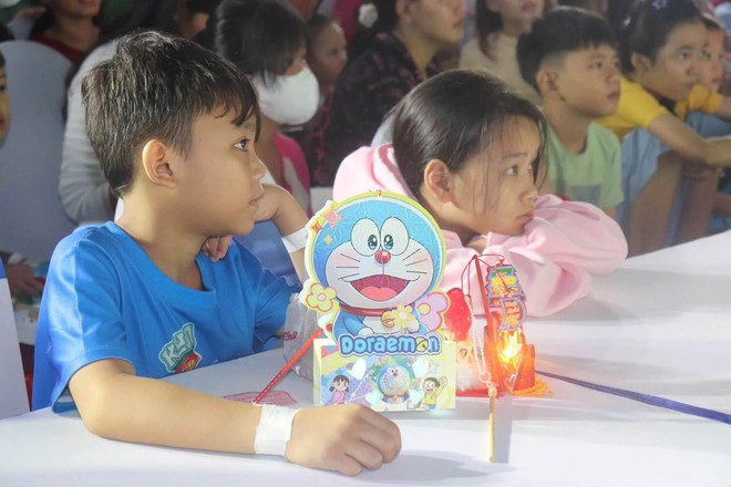 TPHCM: “Vầng trăng yêu thương” đến với bệnh nhi dịp Tết trung thu - Ảnh 7.