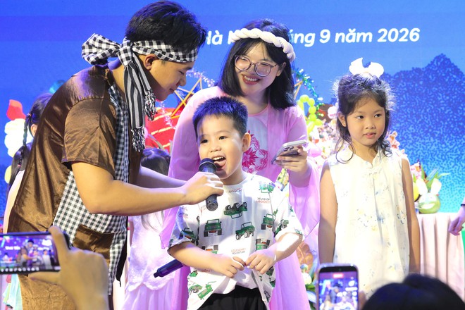 TƯ Hội LHPN Việt Nam vui đón Tết Trung thu 2026 và tuyên dương khen thưởng đầu năm học mới- Ảnh 6.