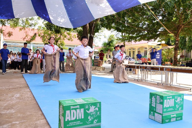 Gần 300.000 sản phẩm dinh dưỡng Vinamilk cùng trẻ em cả nước đón Trung thu - Ảnh 3.