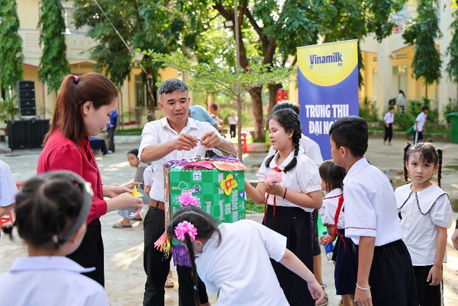 Gần 300.000 sản phẩm dinh dưỡng Vinamilk cùng trẻ em cả nước đón Trung thu - Ảnh 8.