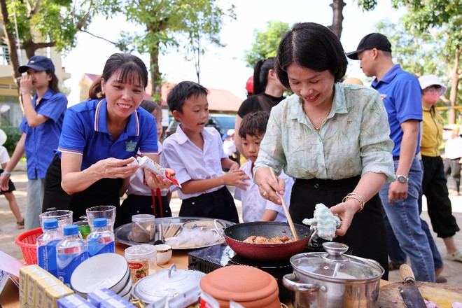 Gần 300.000 sản phẩm dinh dưỡng Vinamilk cùng trẻ em cả nước đón Trung thu - Ảnh 6.