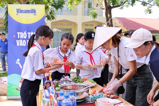 Gần 300.000 sản phẩm dinh dưỡng Vinamilk cùng trẻ em cả nước đón Trung thu - Ảnh 5.