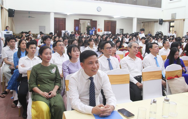 Học viện Phụ nữ Việt Nam khai giảng năm học mới, chào đón hơn 2.500 tân sinh viên- Ảnh 1.