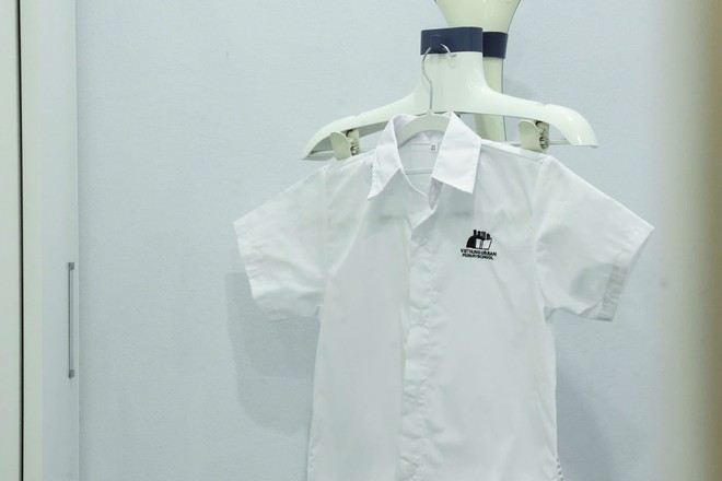 Cùng cô học trò nhỏ ngày đầu vào lớp Một- Ảnh 4.