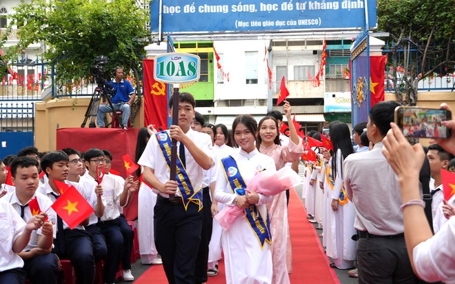 Hơn 2, 62 triệu học sinh tại TPHCM nô nức khai giảng năm học mới - Ảnh 13.