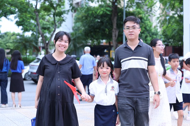 Cùng cô học trò nhỏ ngày đầu vào lớp Một- Ảnh 11.