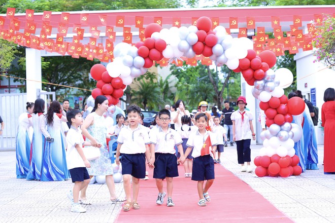 Cùng cô học trò nhỏ ngày đầu vào lớp Một- Ảnh 12.