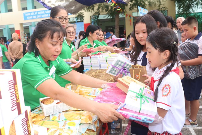 TPHCM: Sôi nổi ngày hội “Tiếp sức đến trường – Cùng em vững bước”- Ảnh 4.