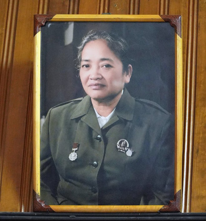 Hội LHPN TPHCM dâng hương, dâng hoa tưởng niệm Nữ tướng Nguyễn Thị Định - Ảnh 1.