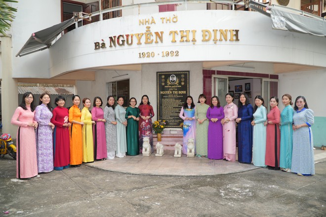 Hội LHPN TPHCM dâng hương, dâng hoa tưởng niệm Nữ tướng Nguyễn Thị Định - Ảnh 5.