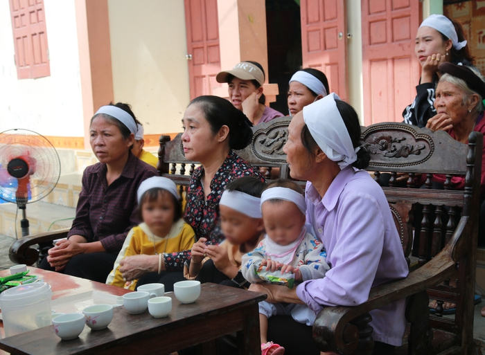 Lãnh đạo Hội LHPN Việt Nam đến thăm gia đình thành viên TYM có hoàn cảnh khó khăn - Ảnh 1.