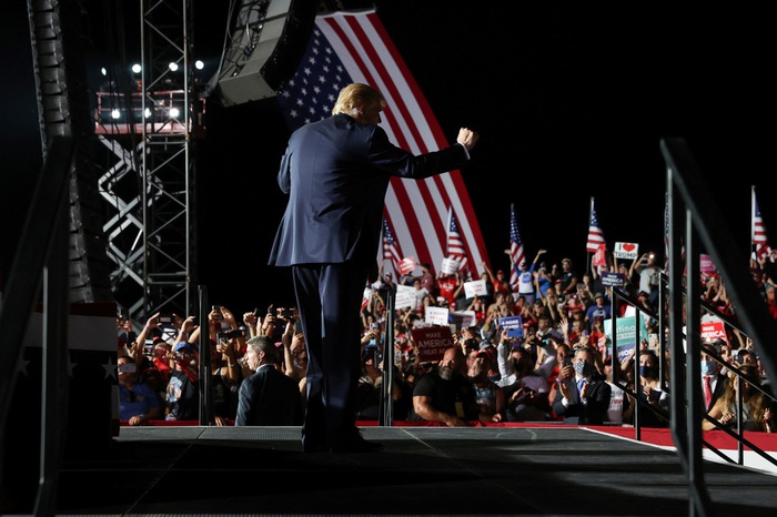 Tổng thống Trump tuyên bố “sung sức” khi vận động tranh cử ở Florida - Ảnh 1.