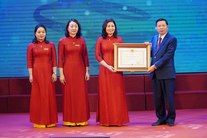 Hội LHPN tỉnh Bắc Ninh đón nhận Huân chương Độc lập hạng Nhì - Ảnh 1.