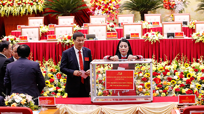 Chủ tịch Hội LHPN Việt Nam tham dự khai mạc Đại hội đại biểu Đảng bộ tỉnh Vĩnh Phúc lần thứ XVII - Ảnh 2.