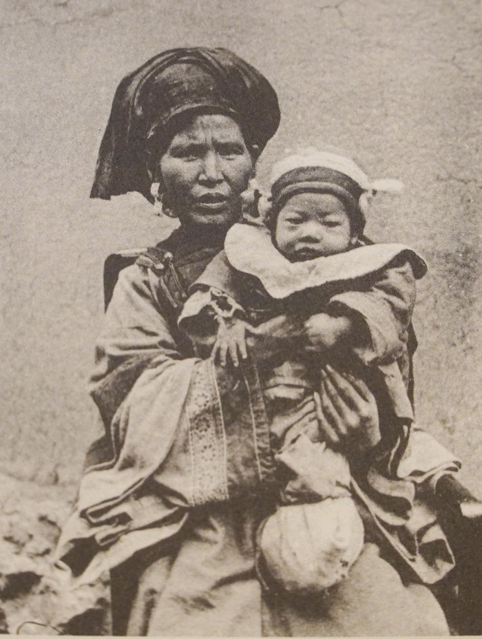 Những hình ảnh chân thực về phụ nữ dân tộc thiếu số ở Việt Nam cuối thế kỷ XIX - đầu thế kỷ XX - Ảnh 10.