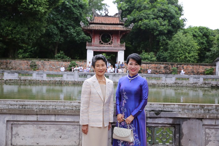 Phu nhân Thủ tướng Nhật Bản Suga Mariko thăm Bảo tàng Phụ nữ Việt Nam - Ảnh 5.