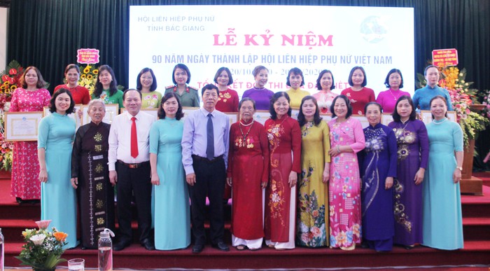 Bắc Giang kỷ niệm 90 năm Ngày thành lập 
Hội LHPN Việt Nam - Ảnh 1.