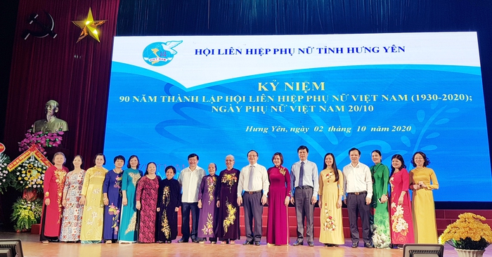 Hưng Yên: Vinh danh 38 tập thể, 52 cá nhân nữ tiêu biểu - Ảnh 1.