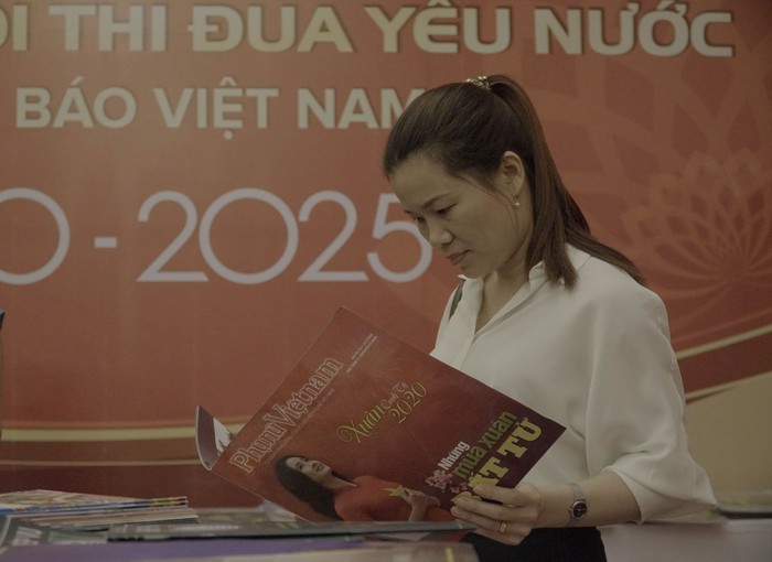Hội Nhà báo Việt Nam khai mạc trưng bày hàng nghìn ấn phẩm báo chí tiêu biểu và triển lãm ảnh - Ảnh 10.