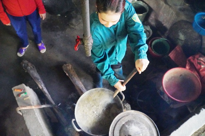 Phụ nữ Hà Giang giúp hội viên thoát nghèo bằng mô hình “nuôi lợn nái luân chuyển” - Ảnh 5.