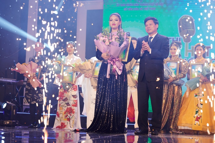 BTC cuộc thi Giọng hát hay Hà Nội 2020 trao giải Nhất cho Bùi Dương Thái Hà
