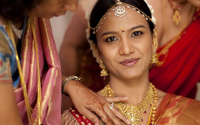 Top 10 trang phục Sari truyền thống của phụ nữ Ấn Độ - NiNiStore 2024