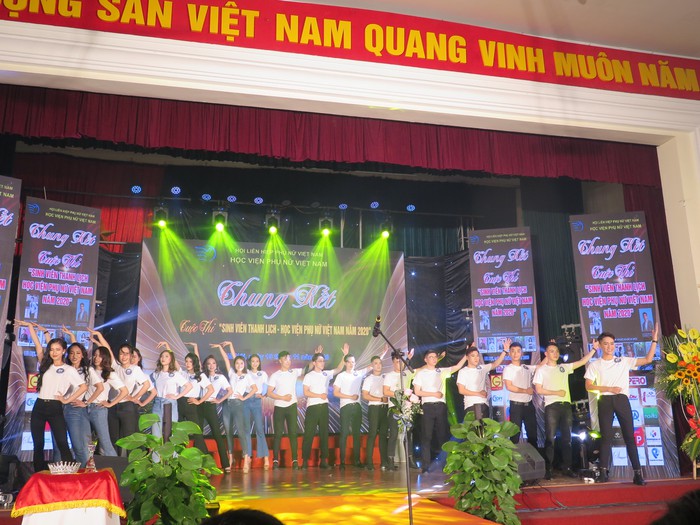 20 thí sinh tài năng, duyên dáng tỏa sáng trong Cuộc thi sinh viên thanh lịch Học viện Phụ nữ Việt Nam - Ảnh 2.