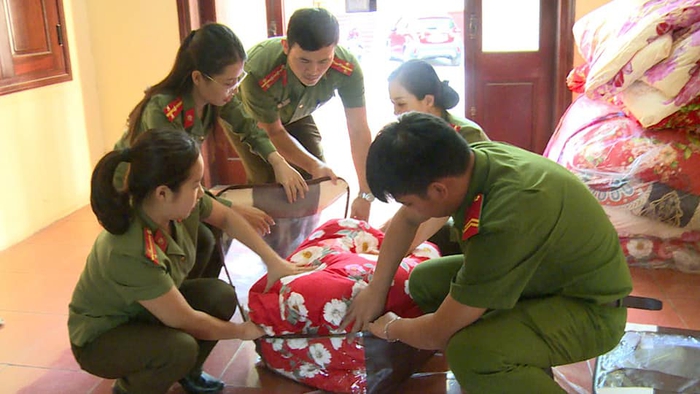 Phụ nữ tỉnh Vĩnh Phúc chung tay cùng đồng bào miền Trung, Tây Nguyên khắc phục hậu quả thiên tai  - Ảnh 3.