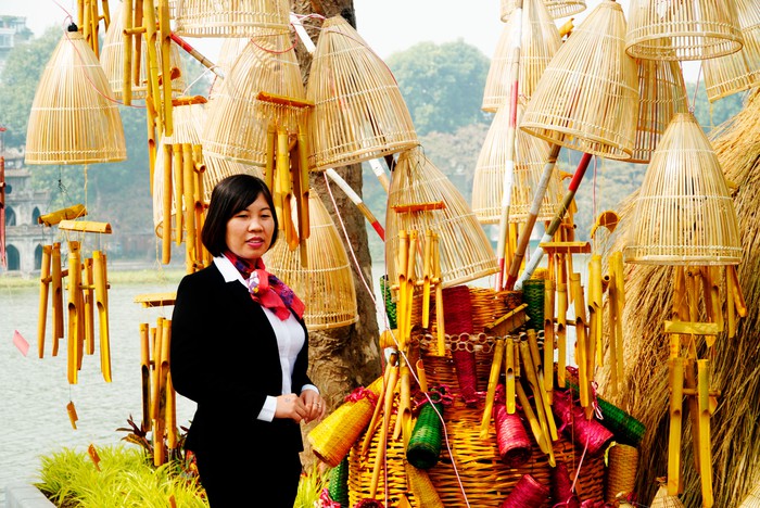 Khẩn trương trang hoàng Lễ hội Văn hóa dân gian trên Phố đi bộ Hồ Gươm - Ảnh 11.