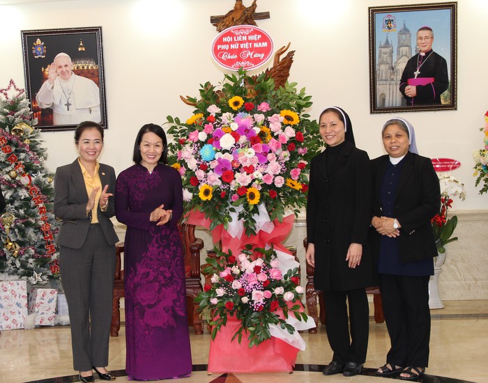 Ủy ban Trung ương MTTQ Việt Nam thăm, chúc mừng Lễ Giáng sinh năm 2020 tại Nghệ An - Ảnh 5.
