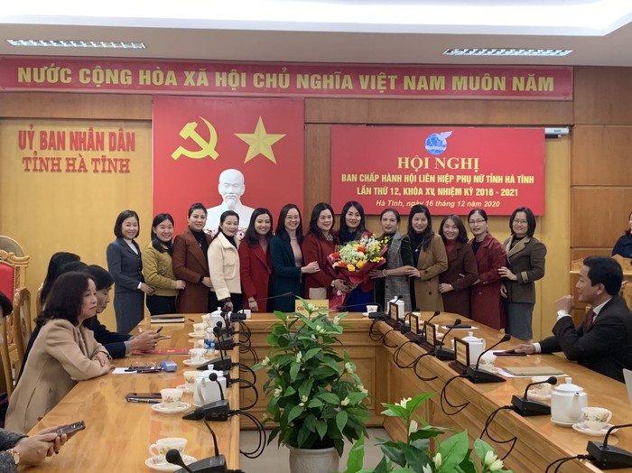 Hà Tĩnh có tân Chủ tịch Hội Liên hiệp phụ nữ tỉnh - Ảnh 5.