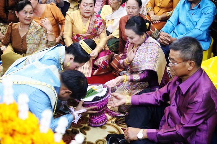 Độc đáo phong tục cưới xin của người Lào, cô dâu chú rể động phòng ở nhà gái - Ảnh 13.