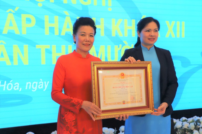 Chủ tịch nước tặng Huân chương cho 3 cán bộ, nguyên cán bộ Trung ương Hội LHPN Việt Nam - Ảnh 1.